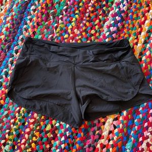 Lululemon size 10 lined shorts
